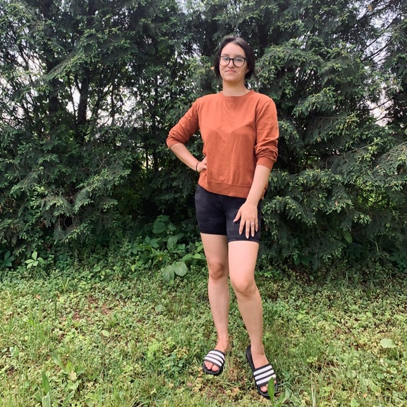 Meet your Posher, Stephanie - Picture 4 of 4